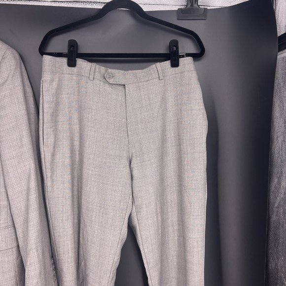 Bar III SLIM FIT Suit - 2 piece - 42R, 35R - Picture 10 of 14